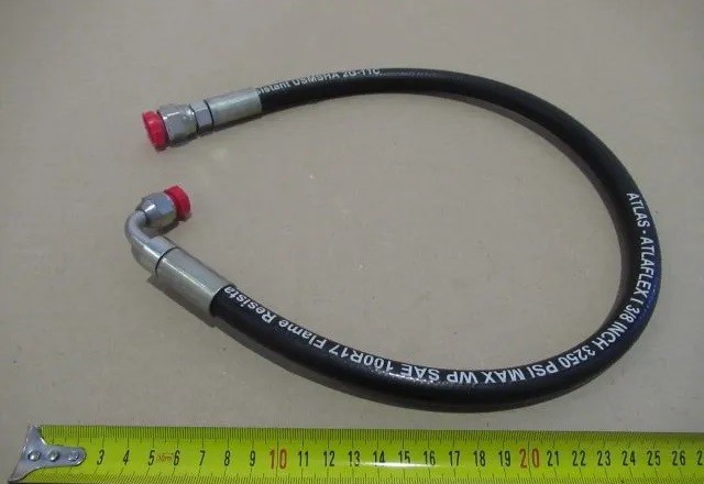 Шланг  3/8х775 100R17 9790698