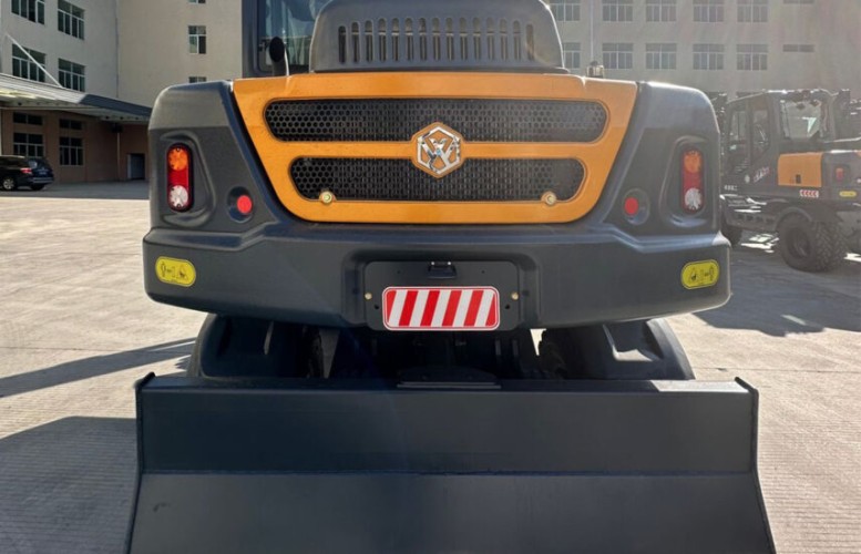 Колесный экскаватор XINYUAN B60 Professional 