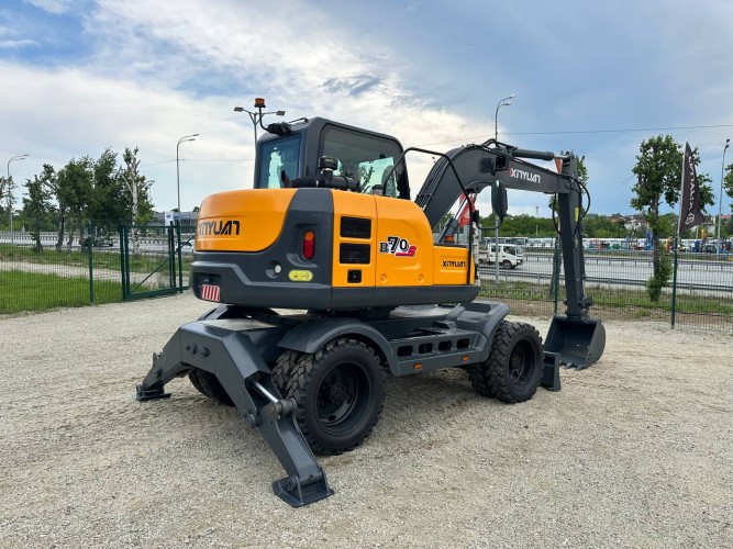 Колесный экскаватор XINYUAN B70S