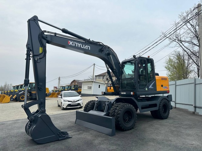 Колесный экскаватор XINYUAN C150W