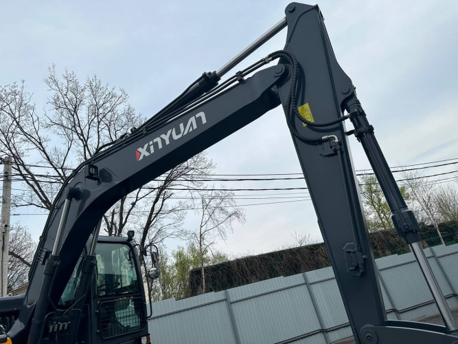 Колесный экскаватор XINYUAN C150W