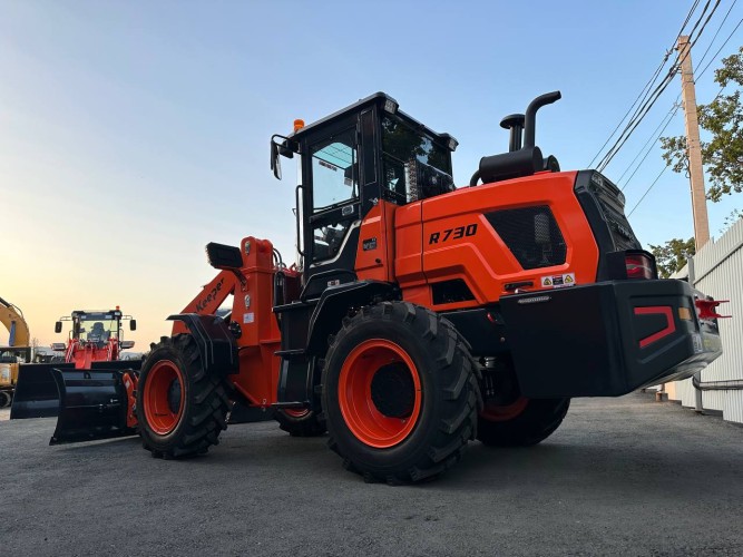 Фронтальный погрузчик ProKeeper R730 