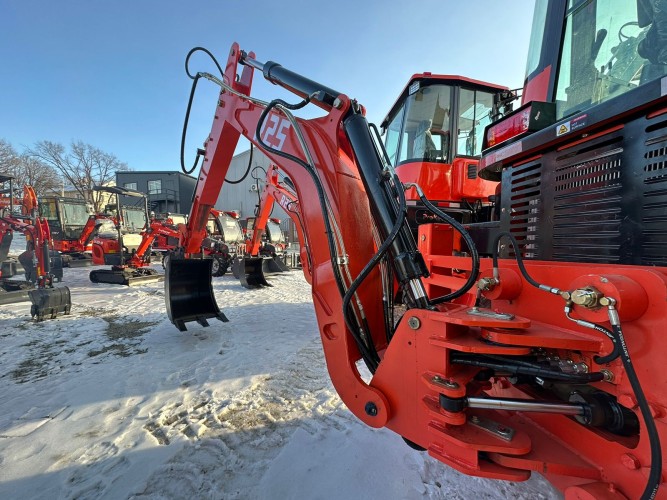 Экскаватор-погрузчик ProKeeper R25